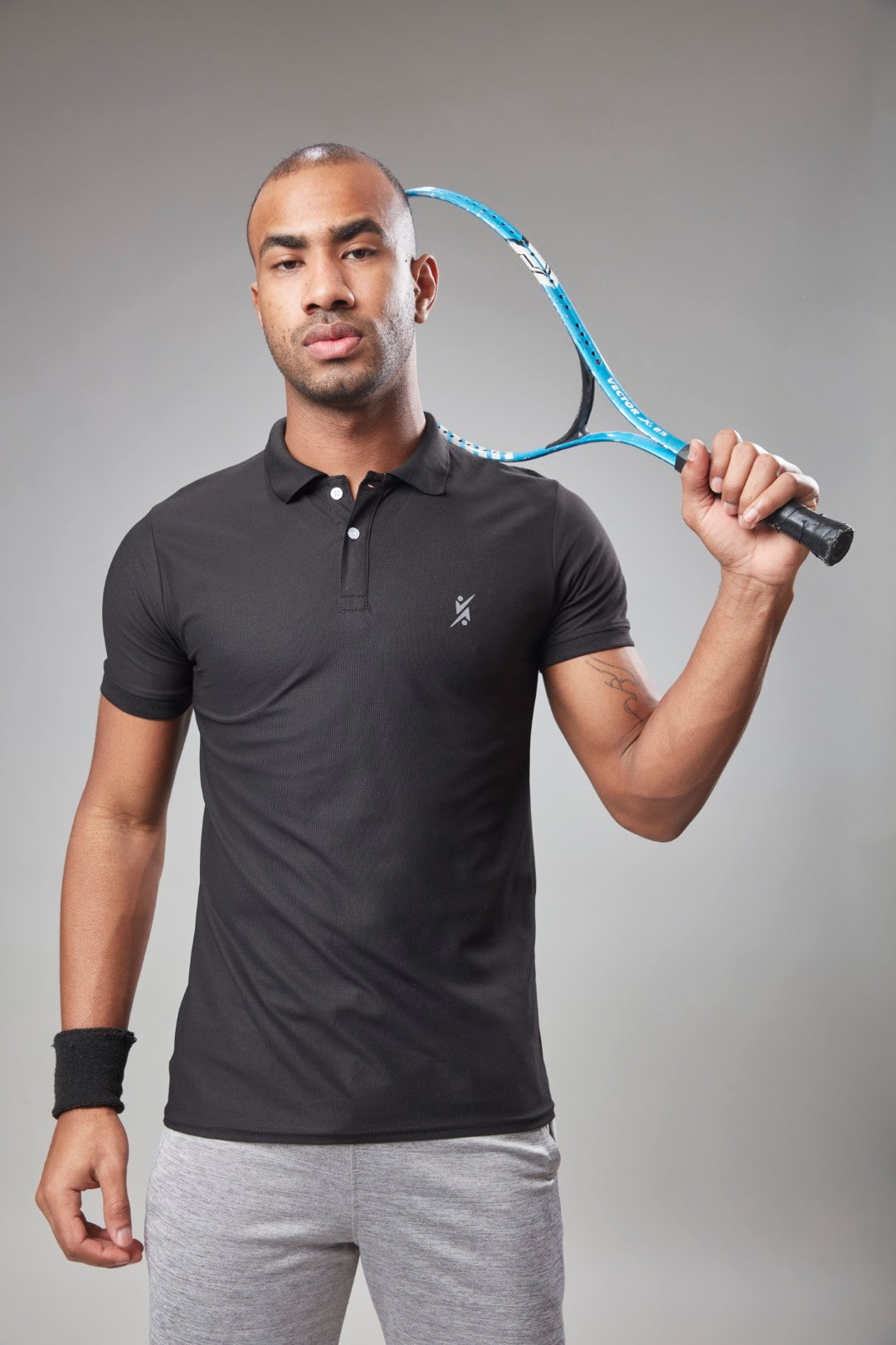 Men Solid Slim Fit Polo Neck Black T-shirt QR11